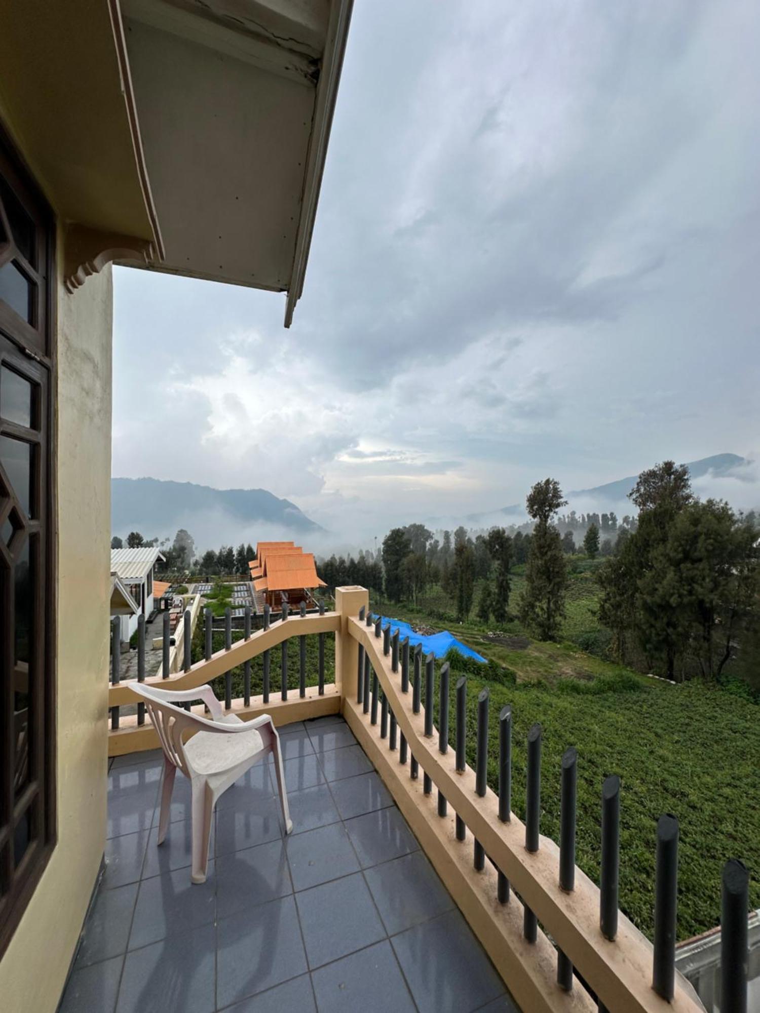 Good Karma Bromo Guesthouse Εξωτερικό φωτογραφία